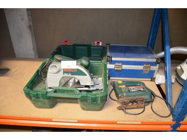 Cirkelzaag bosch pks54 in koffer, wipzaag bosch pst 50-e - afbeelding 1 van  7