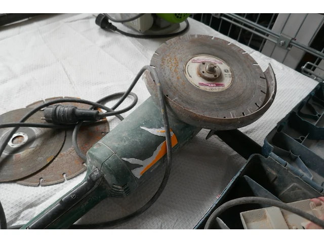 Cirkelzaagmachine en slijpmachine bosch - afbeelding 4 van  6