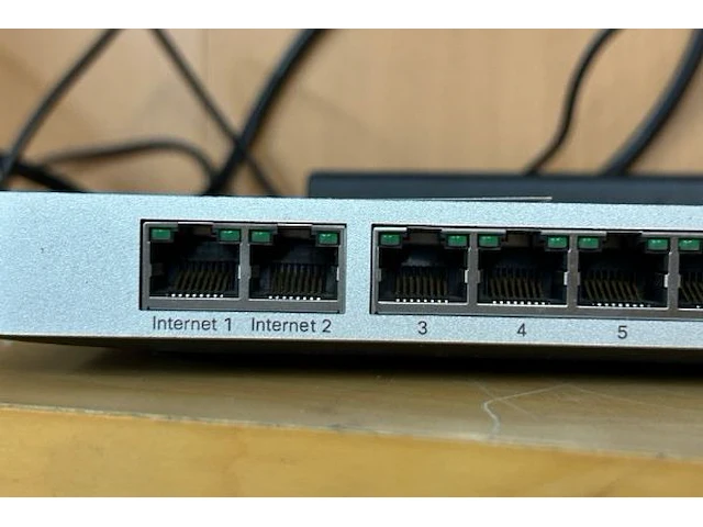 Cisco router - afbeelding 3 van  5