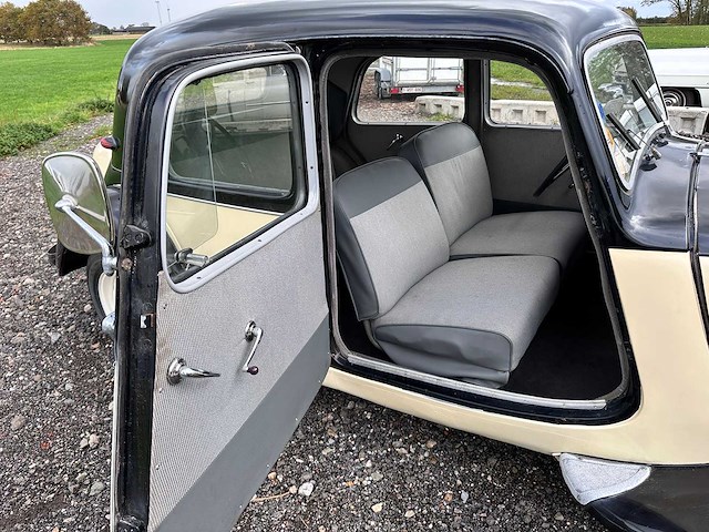 Citroen - 11cv - traction avant 11bl - oldtimer - afbeelding 24 van  49