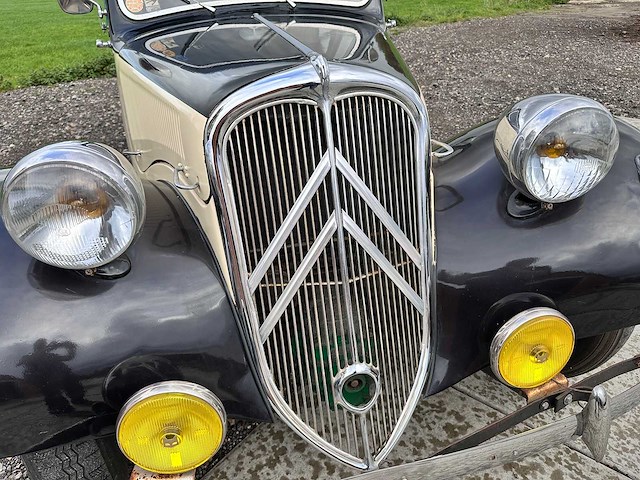 Citroen - 11cv - traction avant 11bl - oldtimer - afbeelding 33 van  49