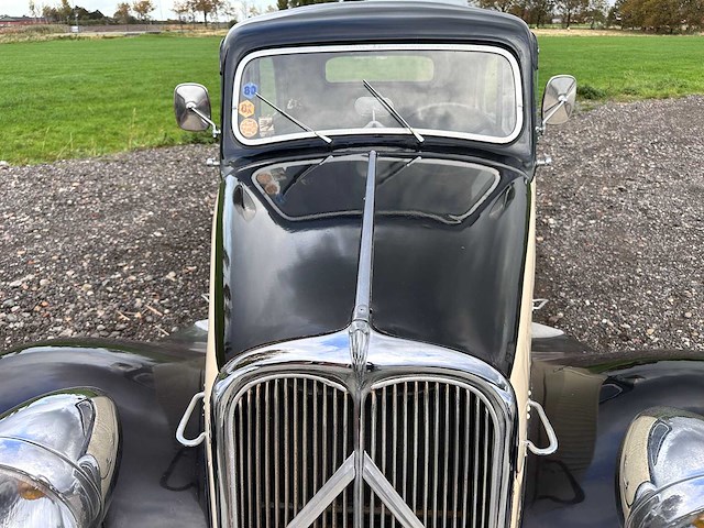 Citroen - 11cv - traction avant 11bl - oldtimer - afbeelding 35 van  49