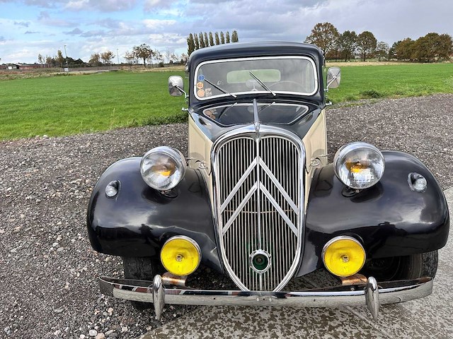 Citroen - 11cv - traction avant 11bl - oldtimer - afbeelding 46 van  49