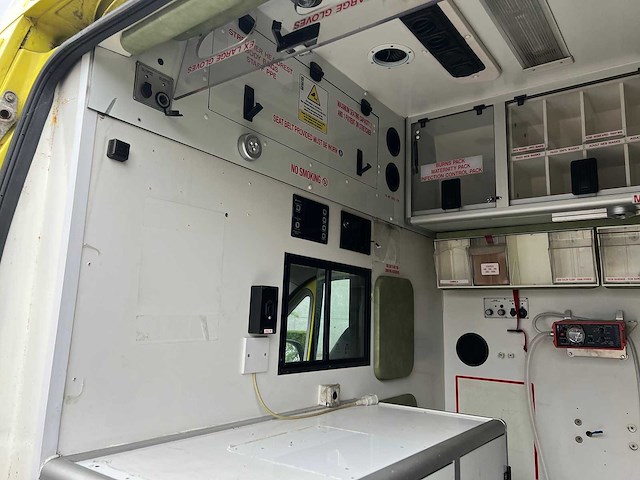 Citroen - 2010 - jumper - ambulance - personenauto - afbeelding 8 van  25