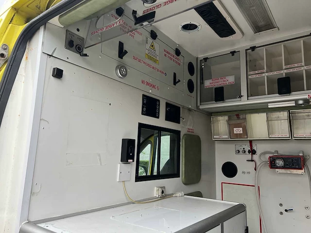 Citroen - 2010 - jumper - ambulance - personenauto - afbeelding 8 van  25