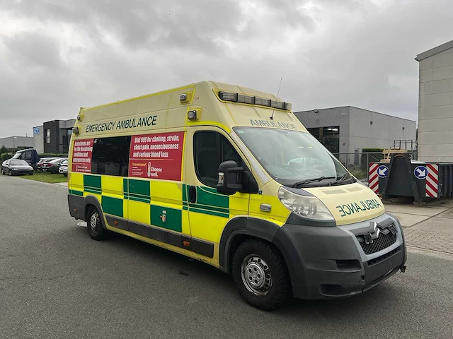 Citroen - 2010 - jumper - ambulance - personenauto - afbeelding 1 van  25