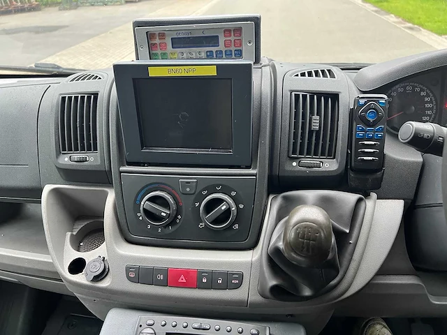 Citroen - 2010 - jumper - ambulance - personenauto - afbeelding 17 van  25