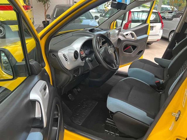 Citroen - berlingo - car - 19-06-2012 - afbeelding 15 van  30