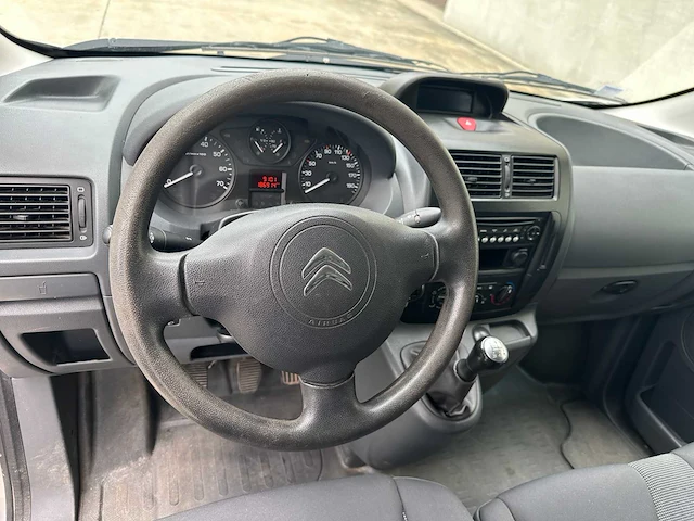 Citroen - jumpy - lichte vrachtwagen - afbeelding 19 van  50