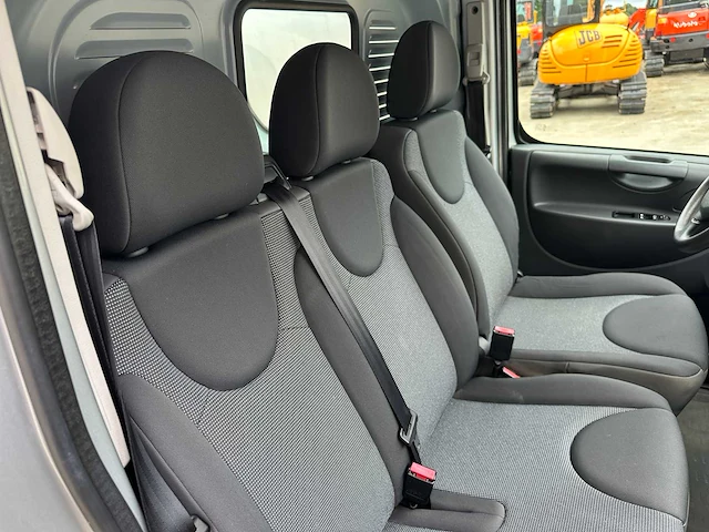 Citroen - jumpy - lichte vrachtwagen - afbeelding 39 van  50