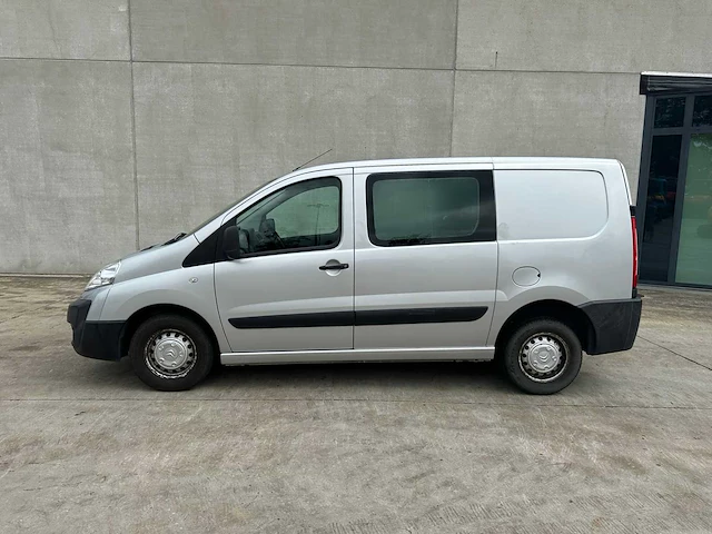 Citroen - jumpy - lichte vrachtwagen - afbeelding 48 van  50
