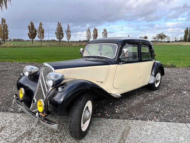 Citroen - traction avant 11bl - oldtimer - afbeelding 8 van  46