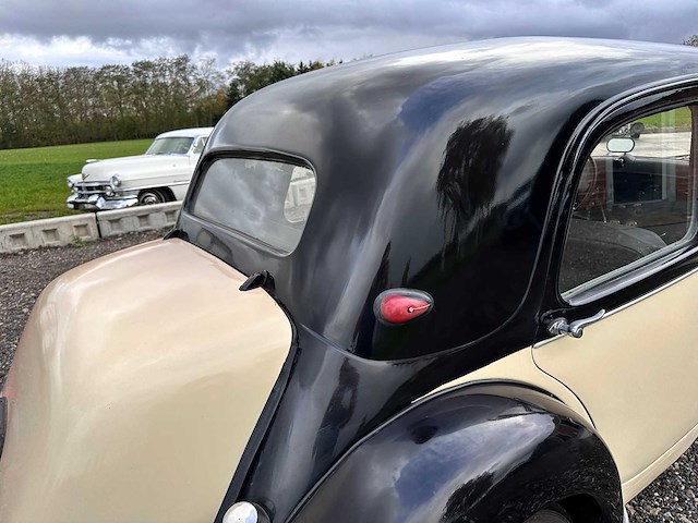 Citroen - traction avant 11bl - oldtimer - afbeelding 16 van  46