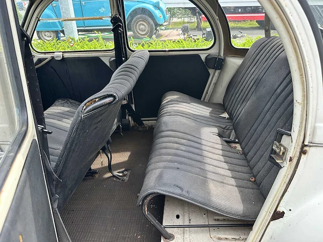 Citroen 2cv - classic cars >15 - afbeelding 2 van  16