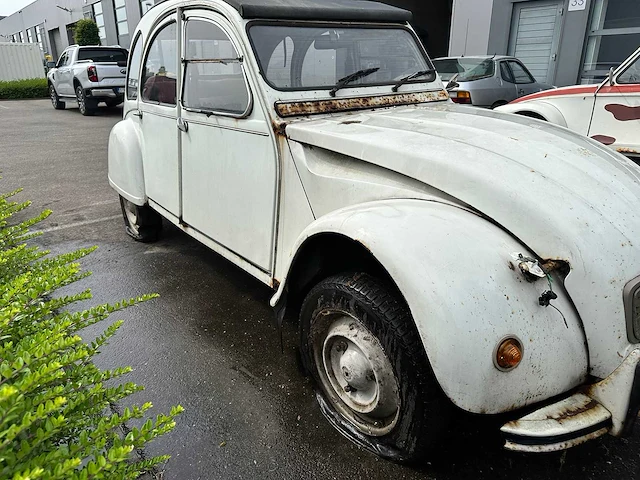 Citroen 2cv - classic cars >15 - afbeelding 9 van  16