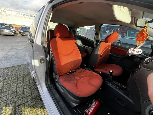 Citroen c2,2005 - afbeelding 16 van  28