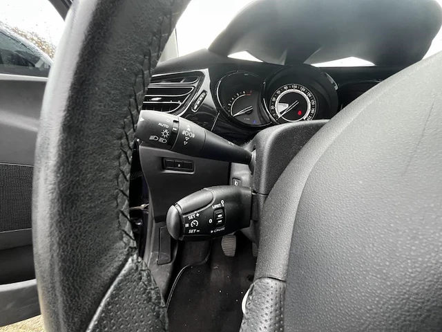 Citroen c3 1.2 puretech exclusive,2017 - afbeelding 7 van  32