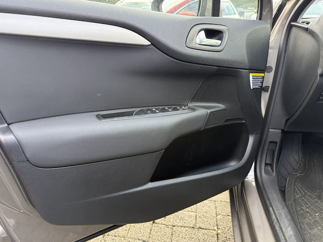 Citroen c4 1.6 e-hdi feel etg 115 at,2015 - afbeelding 24 van  27