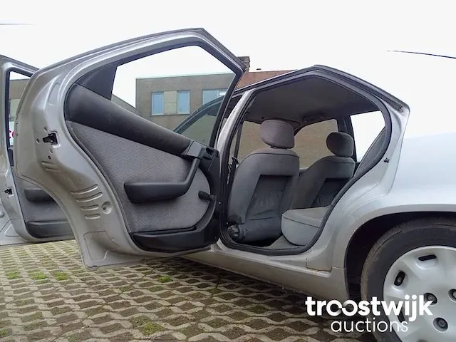 Citroën xantia 1.9 d (barn-find) - afbeelding 21 van  48