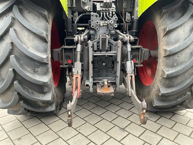 Claas - 2006 - ares 696 rz - vierwielaangedreven landbouwtractor - afbeelding 15 van  47