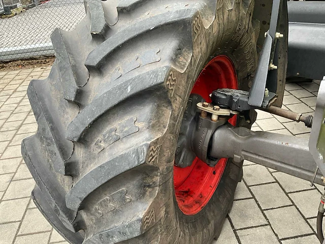 Claas - 2006 - ares 696 rz - vierwielaangedreven landbouwtractor - afbeelding 24 van  47