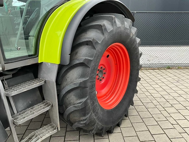 Claas - 2006 - ares 696 rz - vierwielaangedreven landbouwtractor - afbeelding 29 van  47