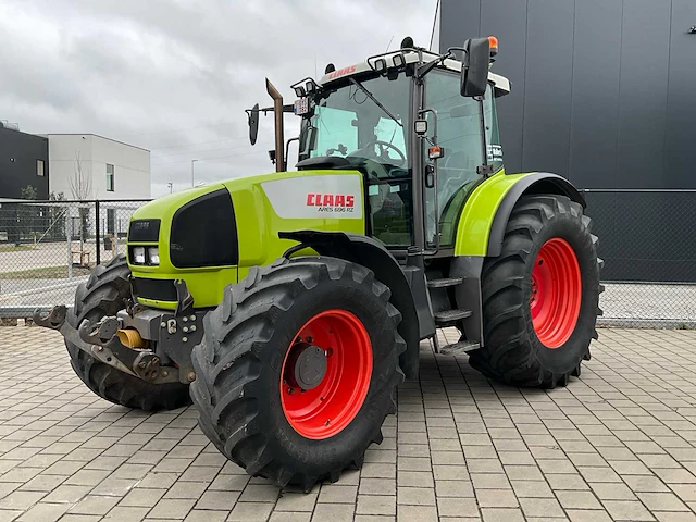 Claas - 2006 - ares 696 rz - vierwielaangedreven landbouwtractor - afbeelding 2 van  47