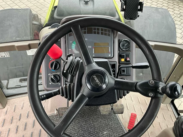 Claas - 2006 - ares 696 rz - vierwielaangedreven landbouwtractor - afbeelding 35 van  47