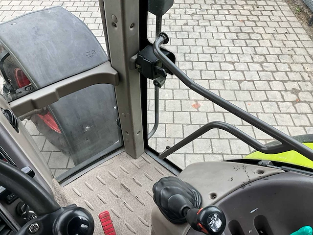 Claas - 2006 - ares 696 rz - vierwielaangedreven landbouwtractor - afbeelding 40 van  47