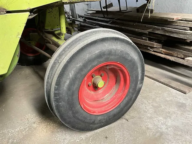 Claas dominator 85 compleet met maaibalk - afbeelding 2 van  34