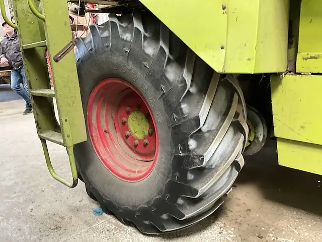 Claas dominator 85 compleet met maaibalk - afbeelding 34 van  34