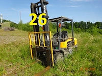 Clark tmc, bouwjaar 2010. de auto spint, maar de rechtervoorband is gescheurd - afbeelding 3 van  6