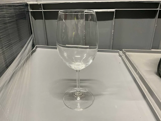 Classic design - rental - glasses (360x) - afbeelding 1 van  2