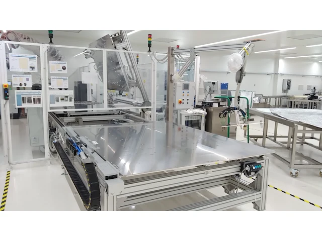 Cleanroom pvb cutting cel - afbeelding 21 van  29