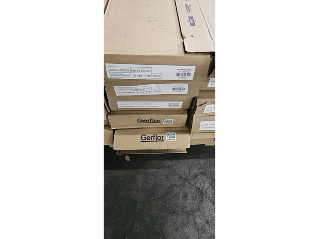 Click vinyl geïntegreerde ondervloer 34 m² - afbeelding 5 van  5