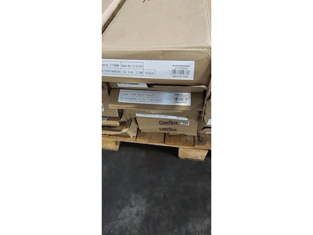 Click vinyl geïntegreerde ondervloer 38 m² - afbeelding 4 van  5