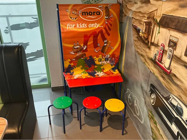 Clics tafel en stoeltjes kinderspel - afbeelding 2 van  2