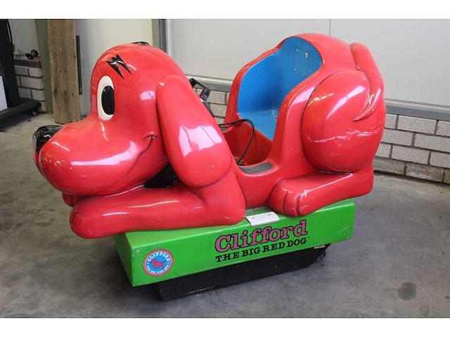 Clifford de hond - kiddy ride - afbeelding 2 van  4