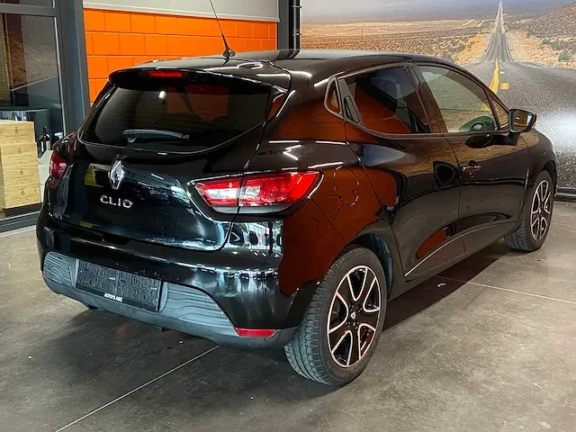 Clio - afbeelding 22 van  27