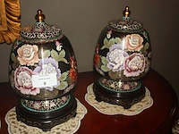 Clossonne set met deksel op voet afm. h 36 cm - afbeelding 3 van  3