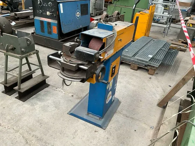 Cml em100 stationaire bandschuurmachine voor buizen - afbeelding 2 van  8