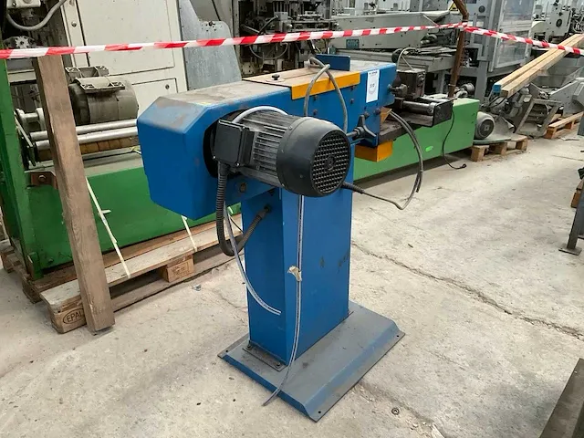 Cml em100 stationaire bandschuurmachine voor buizen - afbeelding 4 van  8