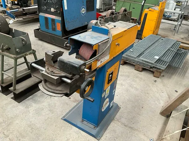 Cml em100 stationaire bandschuurmachine voor buizen - afbeelding 7 van  8