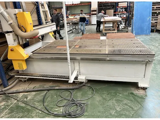Cnc-bewerkingscentrum jinan tigertec llc tr408r - afbeelding 5 van  9