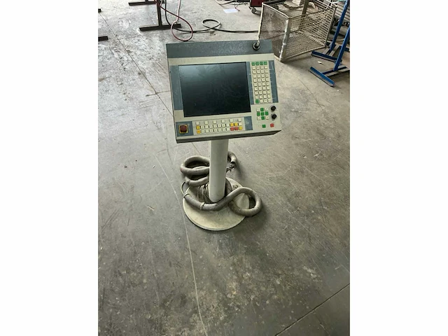 Cnc computer terminal - afbeelding 1 van  6