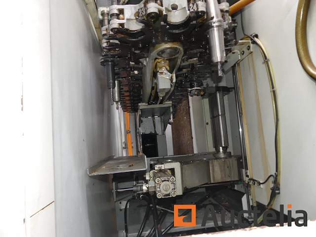 Cnc deckel maho dmu 80p gelijktijdige 5-assige freesmachine - afbeelding 11 van  34