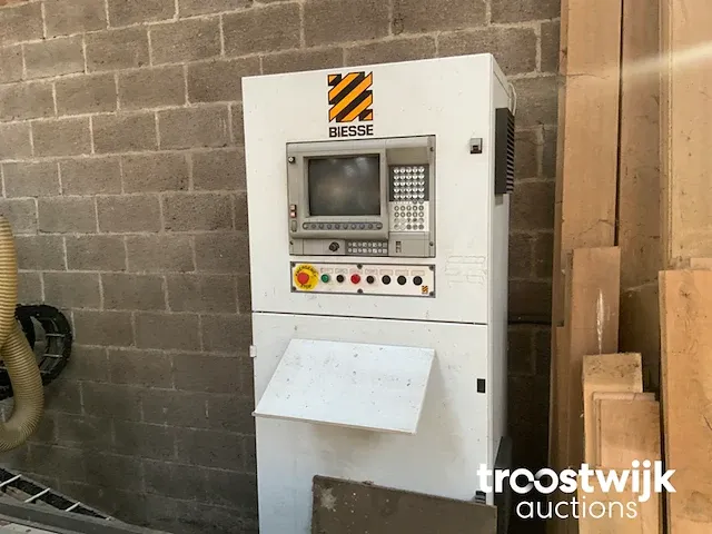 Cnc freesmachine - afbeelding 8 van  10