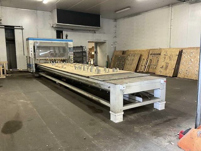 Cnc gestuurde spijkermachine voor pallets - afbeelding 1 van  10