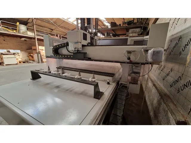 Cnc vlakbed freesmachine - afbeelding 4 van  8