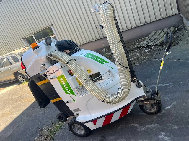 Collect 2411 electric - 2018 - straatveegmachine - afbeelding 1 van  12